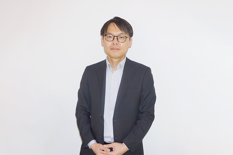 スーツ姿のファン ジング